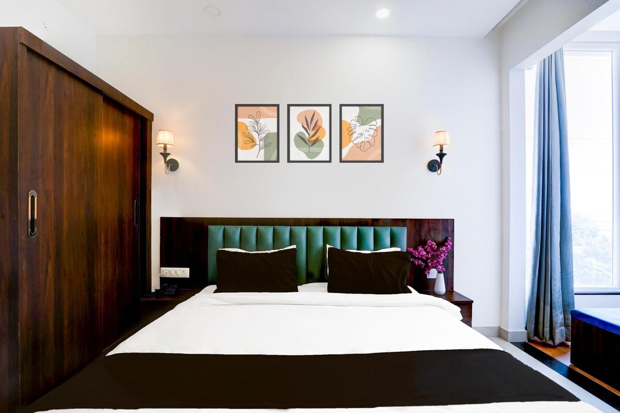 Collection O Golden Sapphire Hotel Jaipur Bagian luar foto