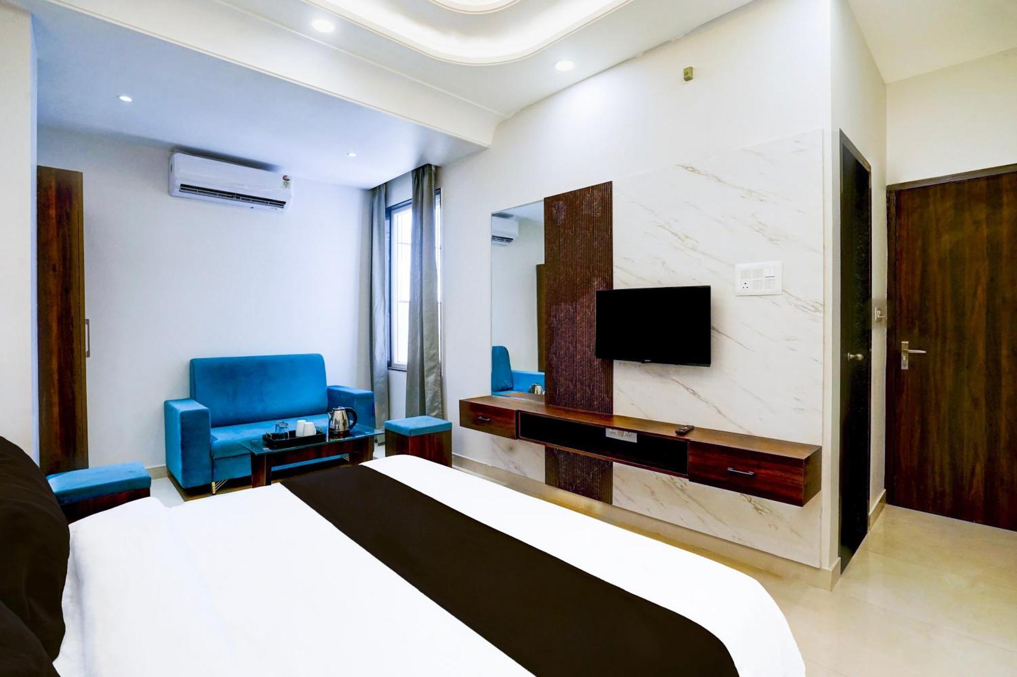 Collection O Golden Sapphire Hotel Jaipur Bagian luar foto