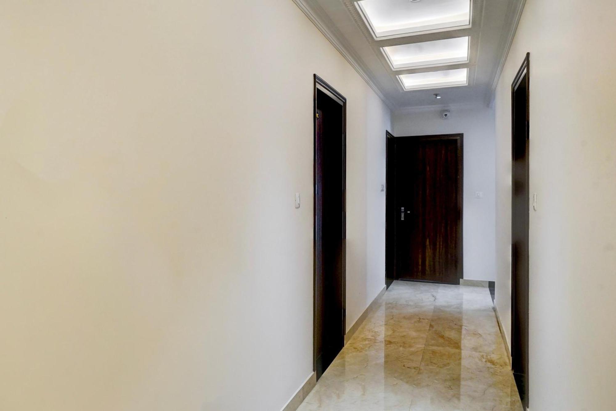Collection O Golden Sapphire Hotel Jaipur Bagian luar foto