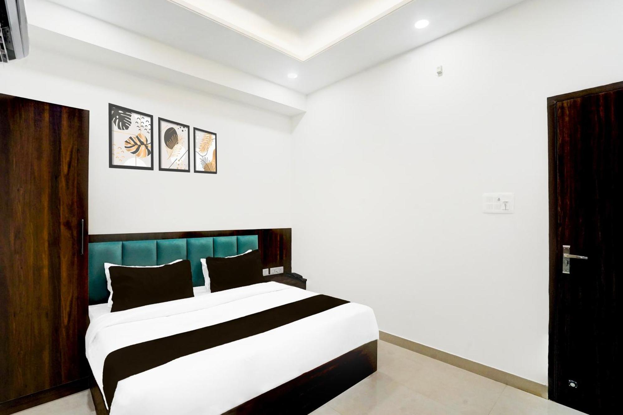 Collection O Golden Sapphire Hotel Jaipur Bagian luar foto
